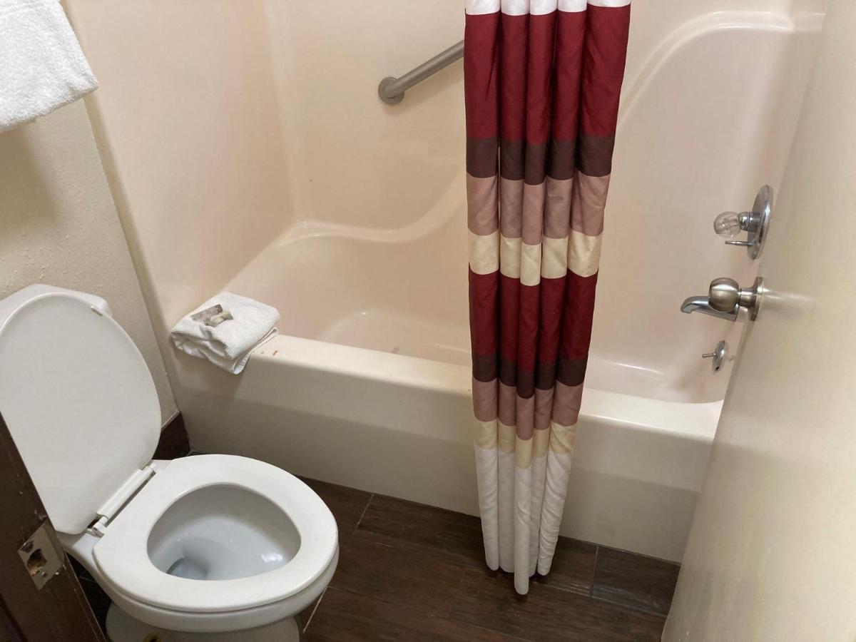 Red Roof Inn Cookeville - Tennessee Tech Bagian luar foto